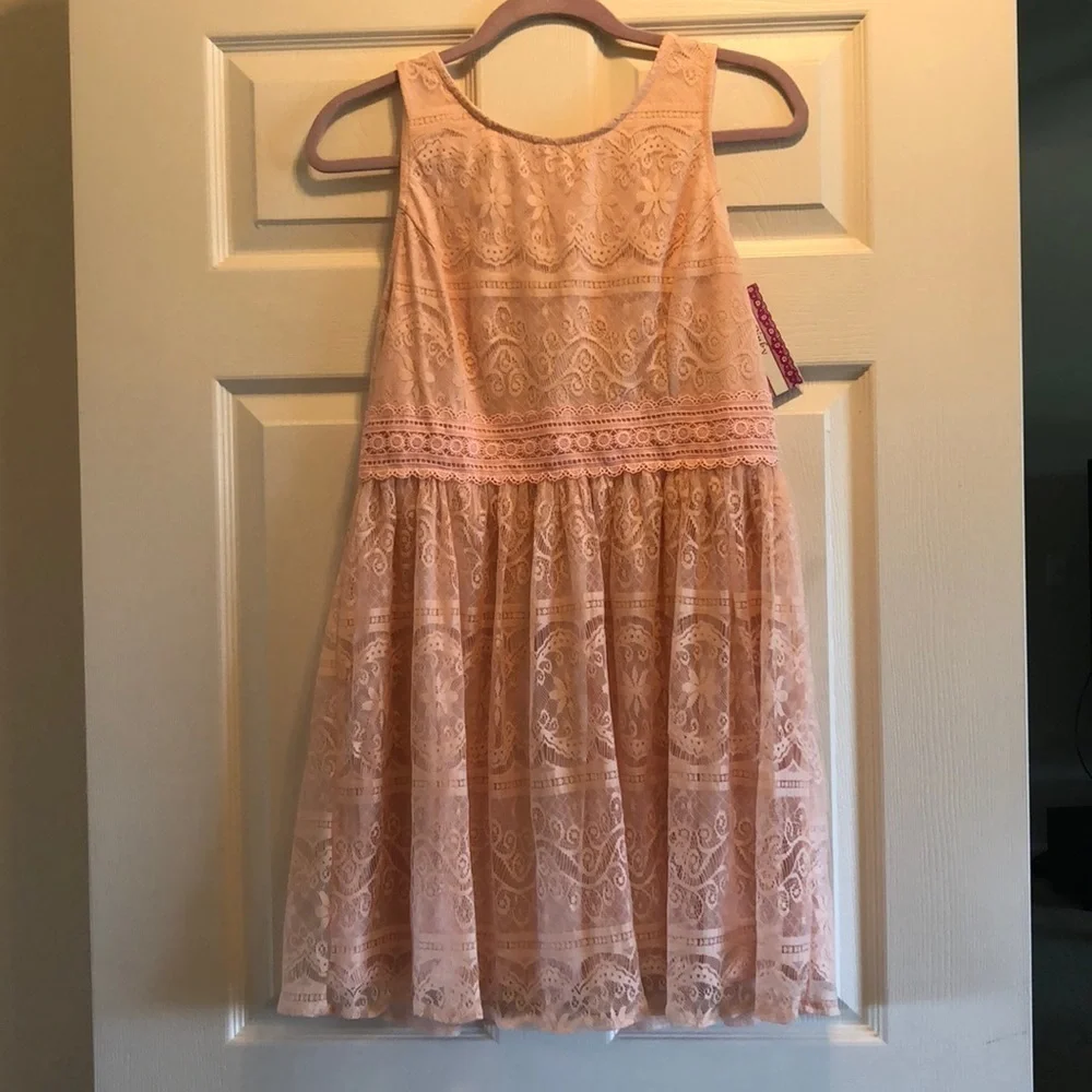 Beautiful New With Tags Lace Dress - Picture 1 of 2